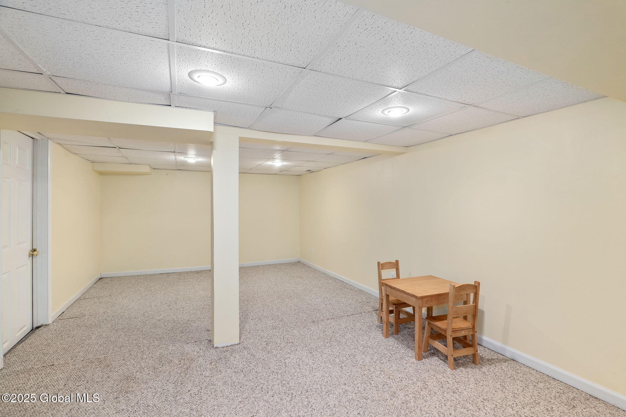 8 Elizabeth Street, Latham, New York image 25