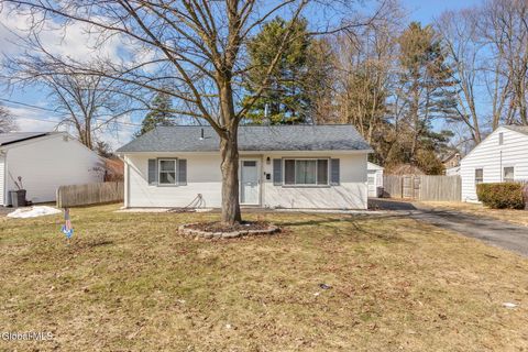 Photo of 247 Chiswell Road, Schenectady, NY 12304 (MLS # 202613234)