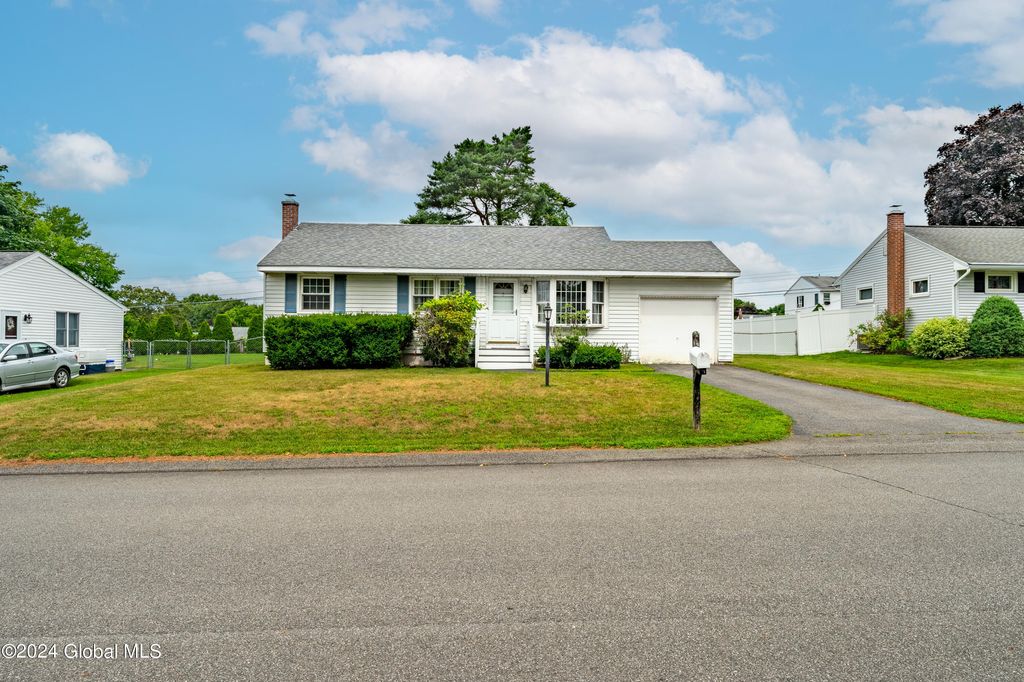 25 Krug Court Loudonville NY 12211 MLS #202422099 Howard Hanna