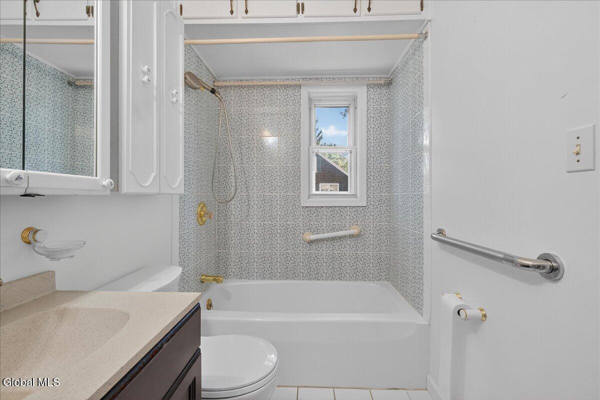 Rotterdam, New York 12306, United States, 4 Bedrooms Bedrooms, ,2 BathroomsBathrooms,Residential,Active,216130