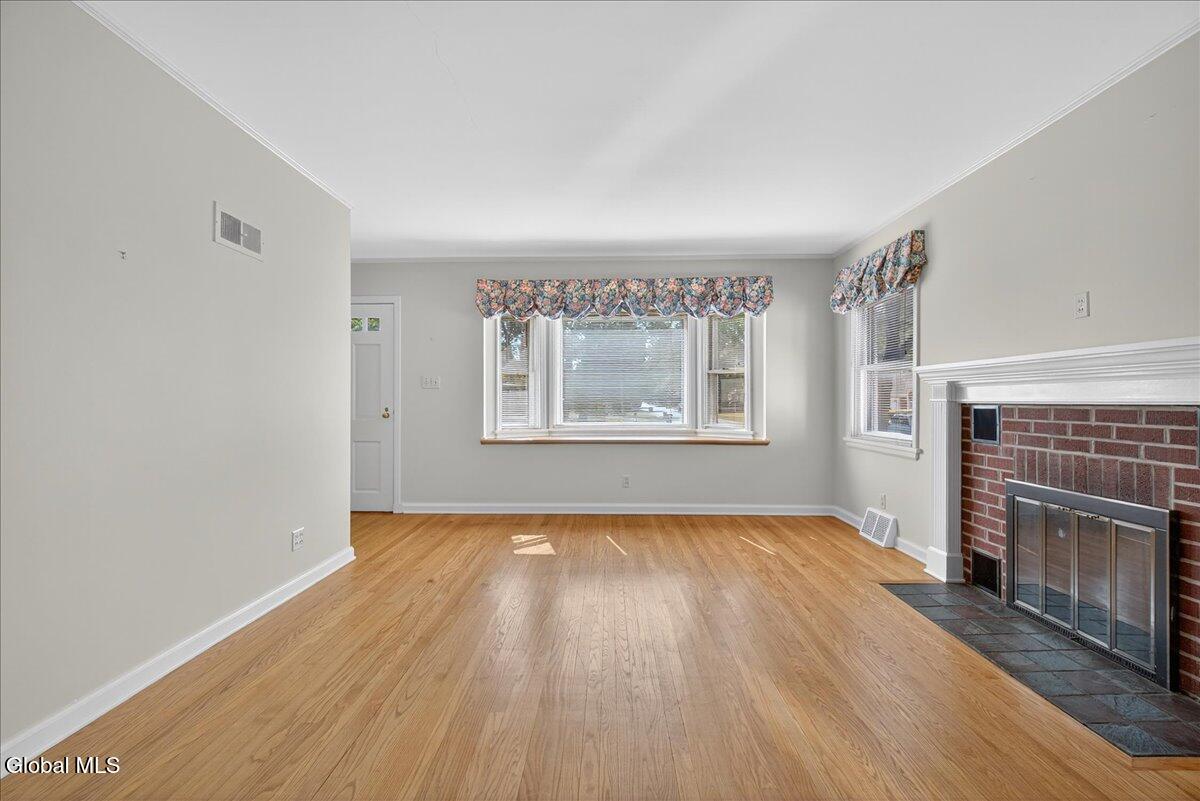 Rotterdam, New York 12306, United States, 4 Bedrooms Bedrooms, ,2 BathroomsBathrooms,Residential,Active,216130