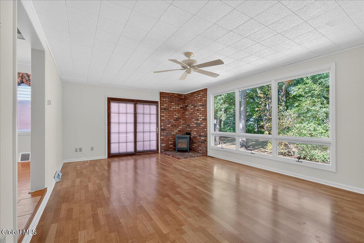 Rotterdam, New York 12306, United States, 4 Bedrooms Bedrooms, ,2 BathroomsBathrooms,Residential,Active,216130