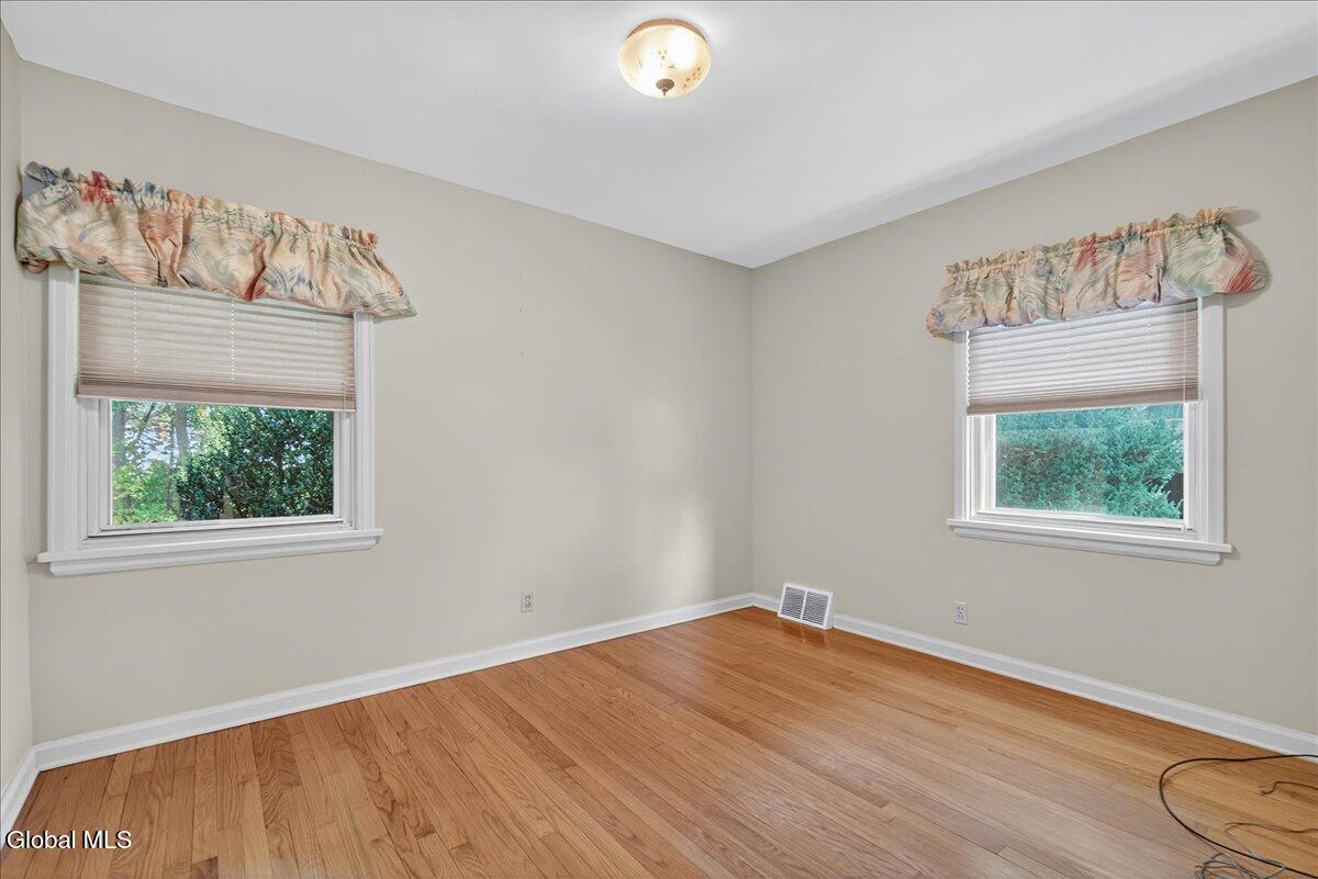 Rotterdam, New York 12306, United States, 4 Bedrooms Bedrooms, ,2 BathroomsBathrooms,Residential,Active,216130