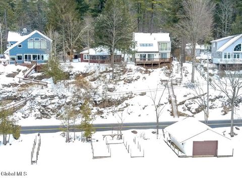 Homes For Sale - 41 Hanneford Road<br/> Warren County, Queensbury, NY 12804