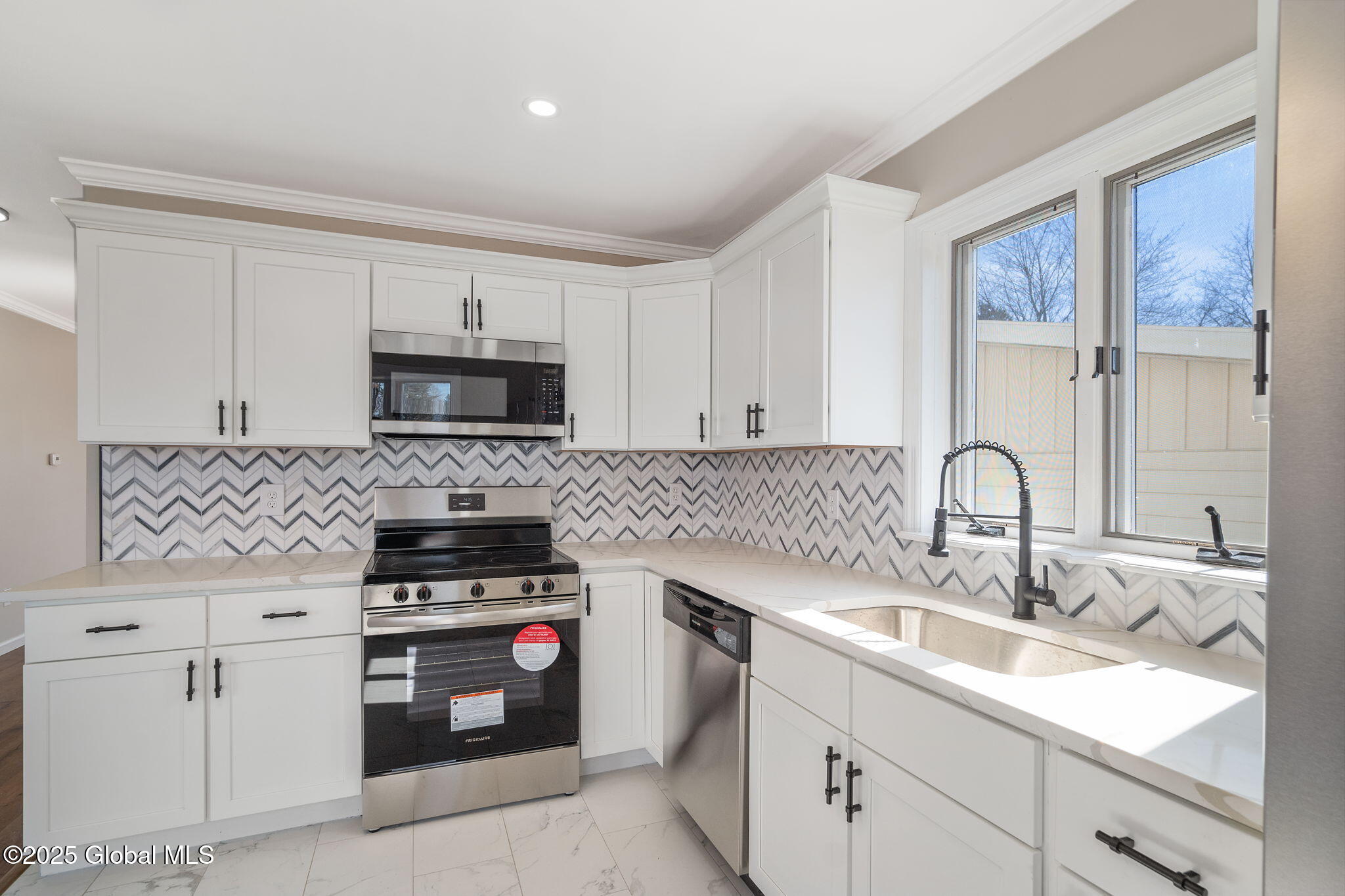 2546 1st Avenue, Schenectady, New York image 10