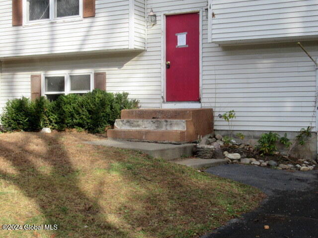 4 Royal Court, Stillwater, New York image 5