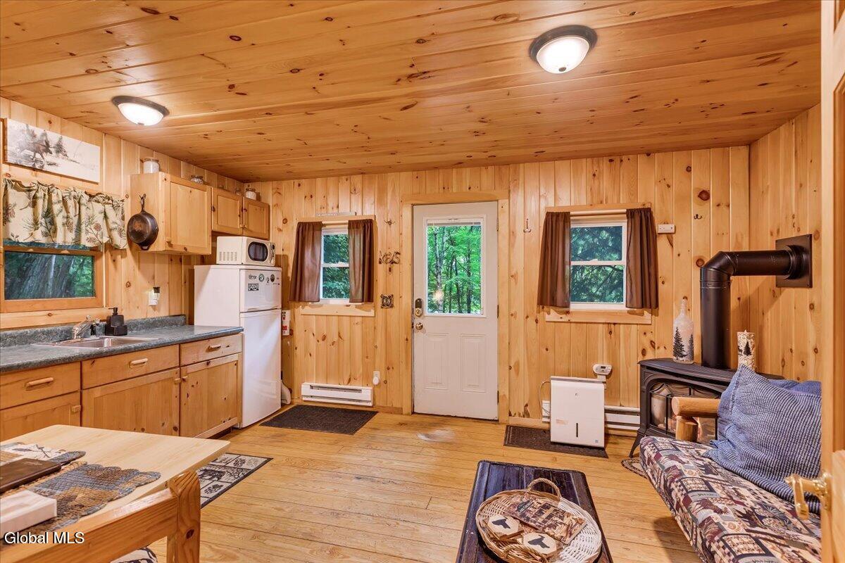 1495 River Road