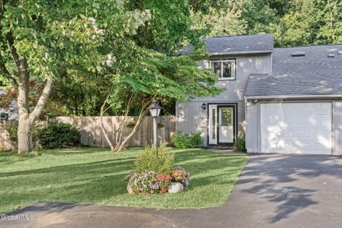 Photo of 19B Woodcliffe Drive, Clifton Park, NY 12065 (MLS # 202626659)