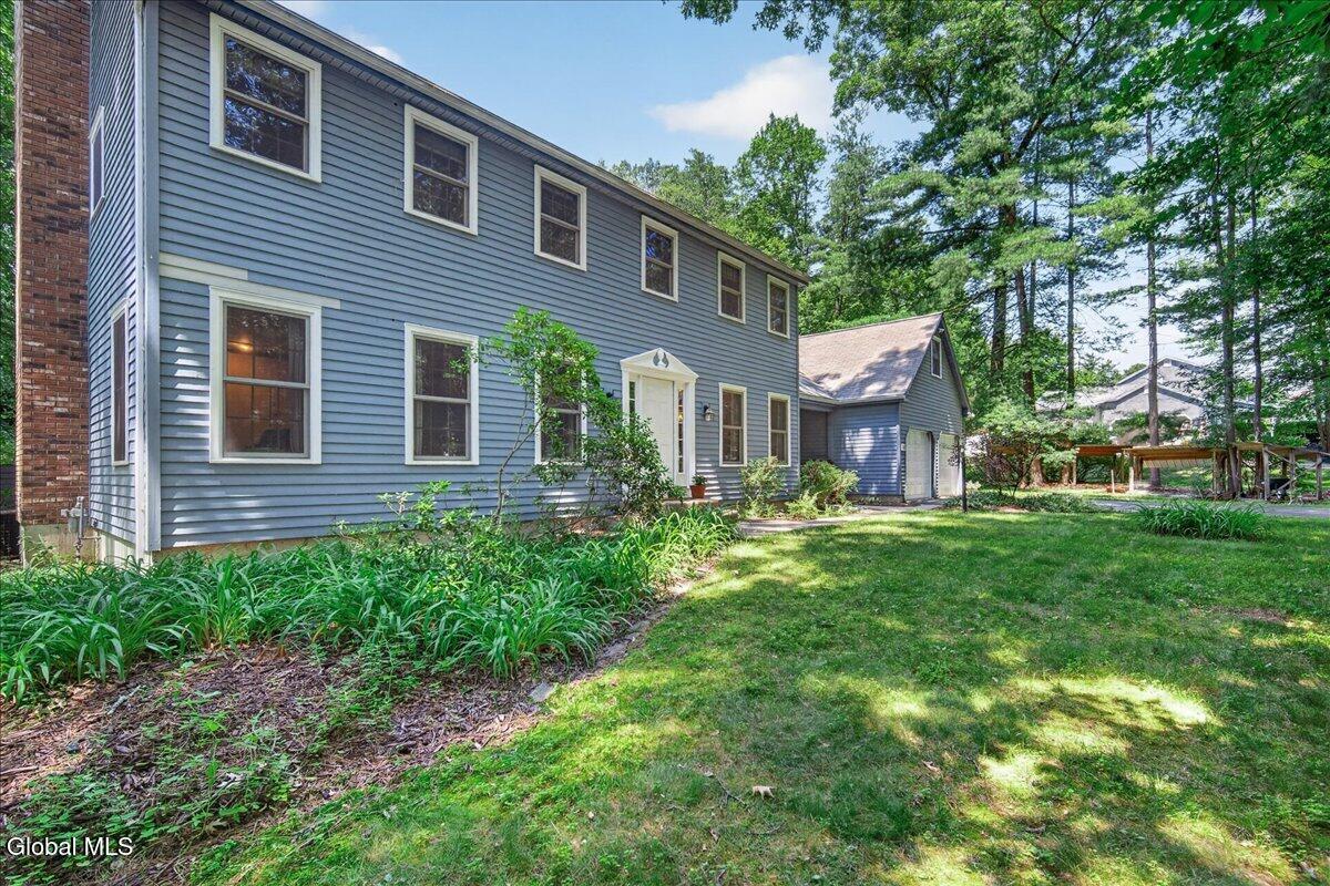 60 Hillcrest Lane