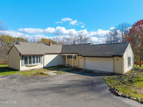 Homes For Sale - 200 Hinrichsen Heights Road<br/> Coxsackie, NY 12051