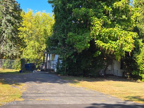 Photo of 14 Meadow Lane, Colonie, NY 12110 (MLS # 202526071)