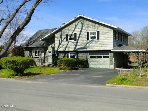 Photo of 2085 Lancaster Street, Schenectady, NY 12308 (MLS # 202615926)