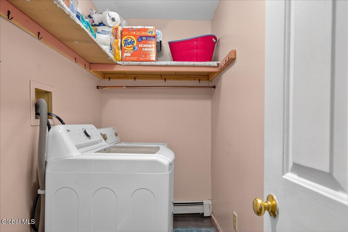 Menands, New York 12204, United States, 2 Bedrooms Bedrooms, ,1 BathroomBathrooms,Residential,Active,220568