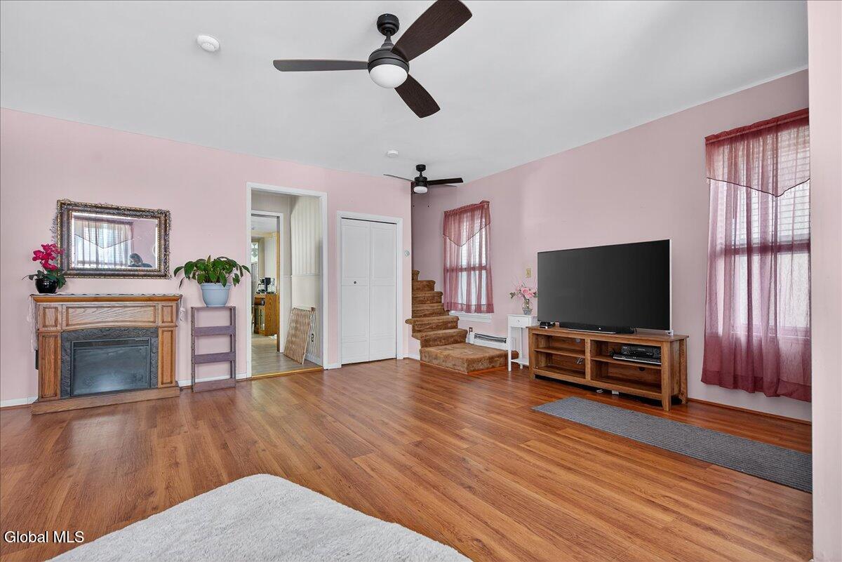 Menands, New York 12204, United States, 2 Bedrooms Bedrooms, ,1 BathroomBathrooms,Residential,Active,220568