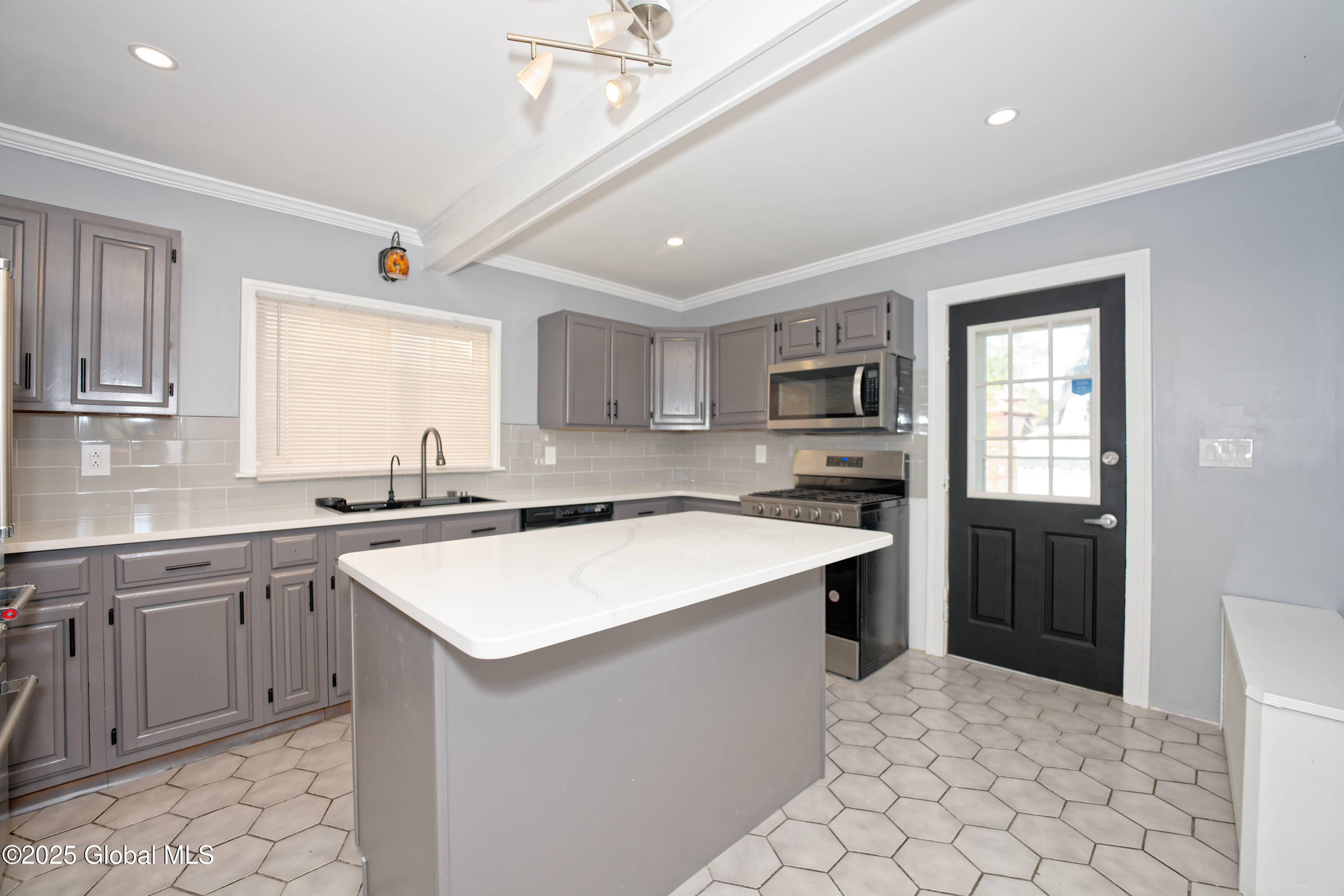 1123 Ardsley Road, Schenectady, New York image 4