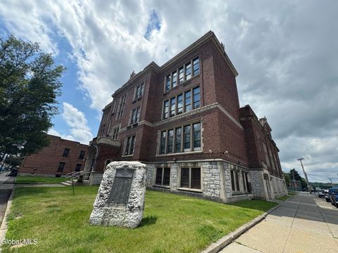 Multifamily For Sale - 2920 5th Avenue<br/> Rensselaer County, Troy, NY 12180