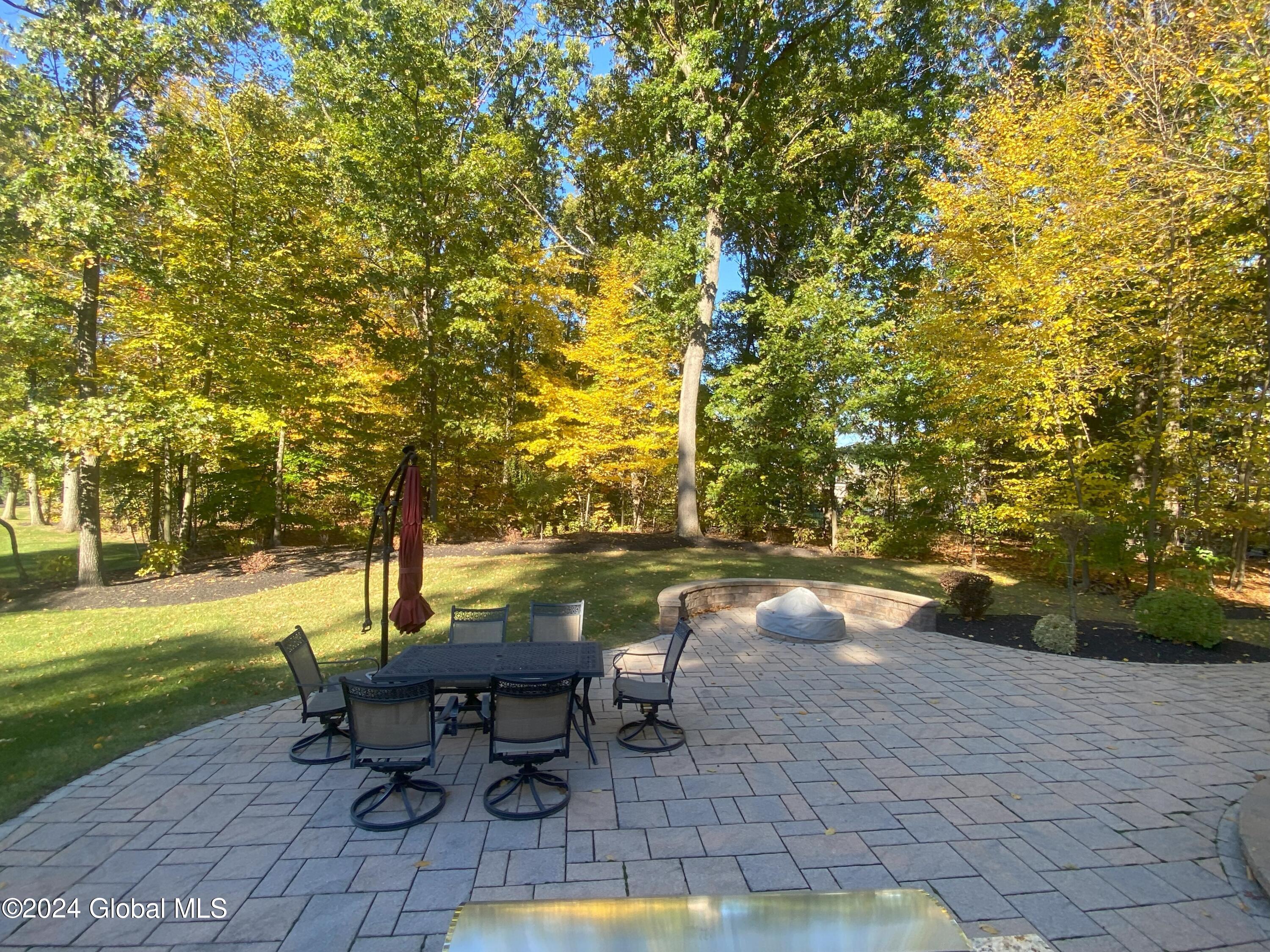 12 Bridlewood Loop, Rexford, New York image 6