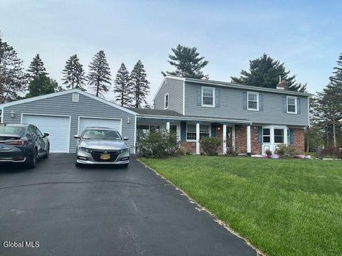 Photo of 2155 Orchard Park Drive, Niskayuna, NY 12309 (MLS # 202616625)