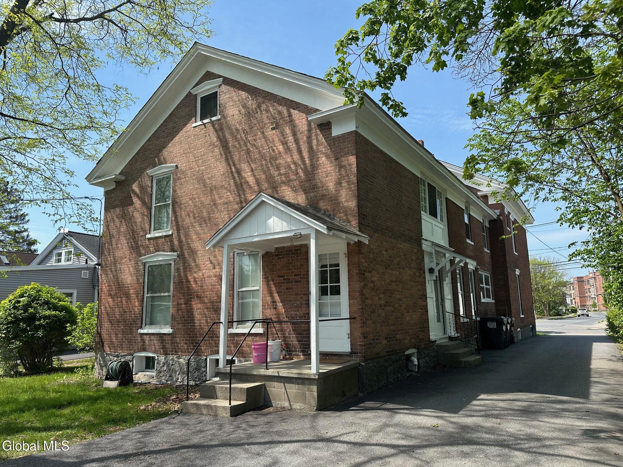 85 Bay Street