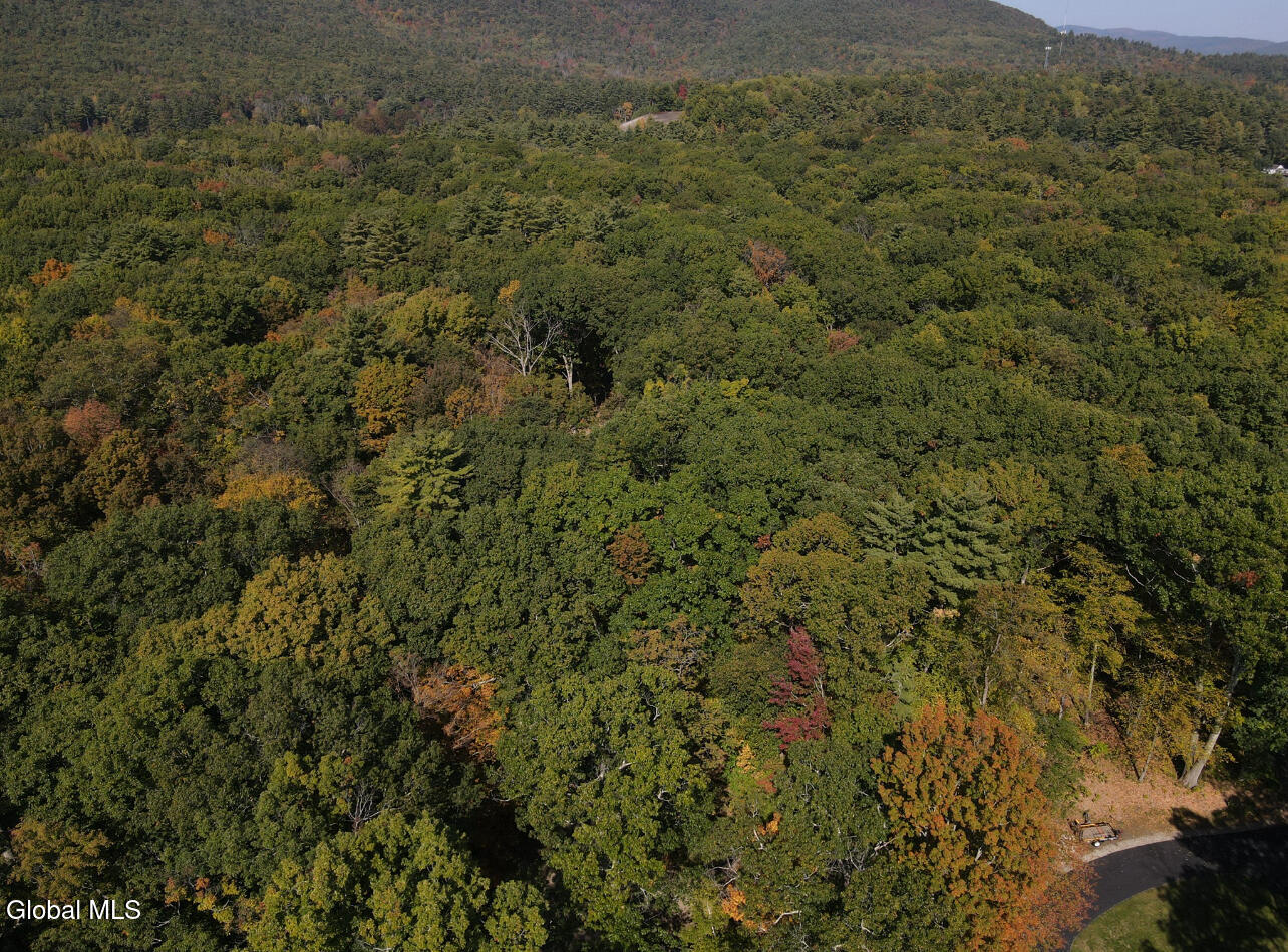 L3 Glen Lake Road