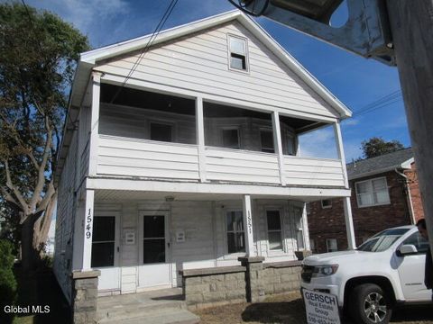 Photo of 1549 Chrisler Avenue #1, Schenectady, NY 12303 (MLS # 202528017)