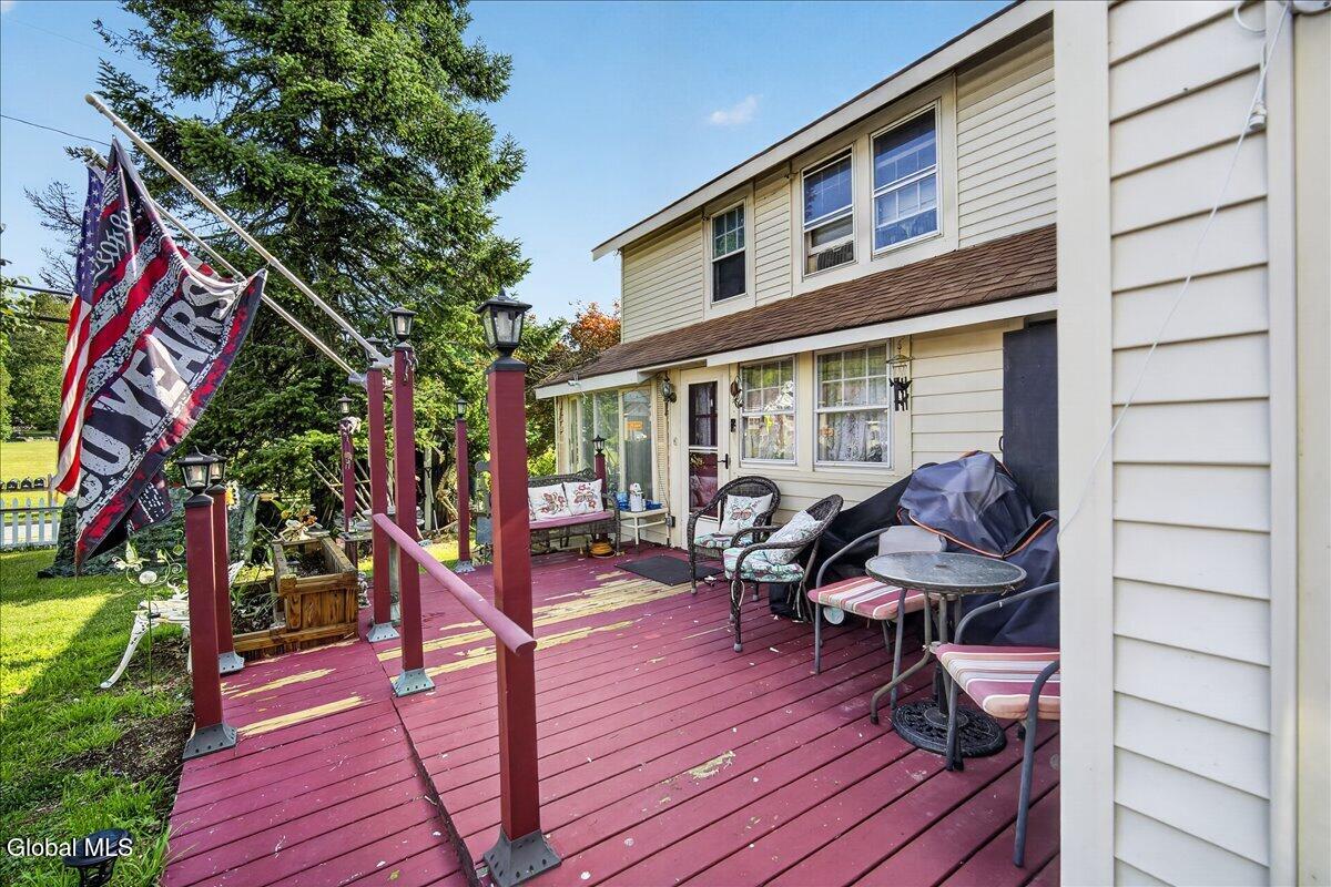 1 Rose Point Lane