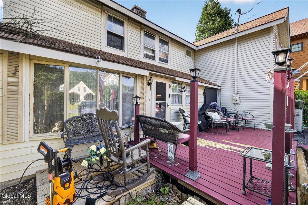 1 Rose Point Lane
