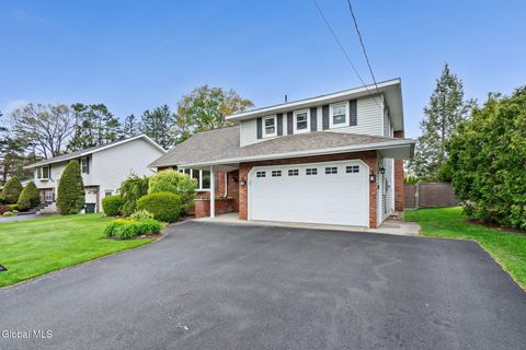 Photo of 4 Columba Drive, Rotterdam, NY 12306 (MLS # 202617202)