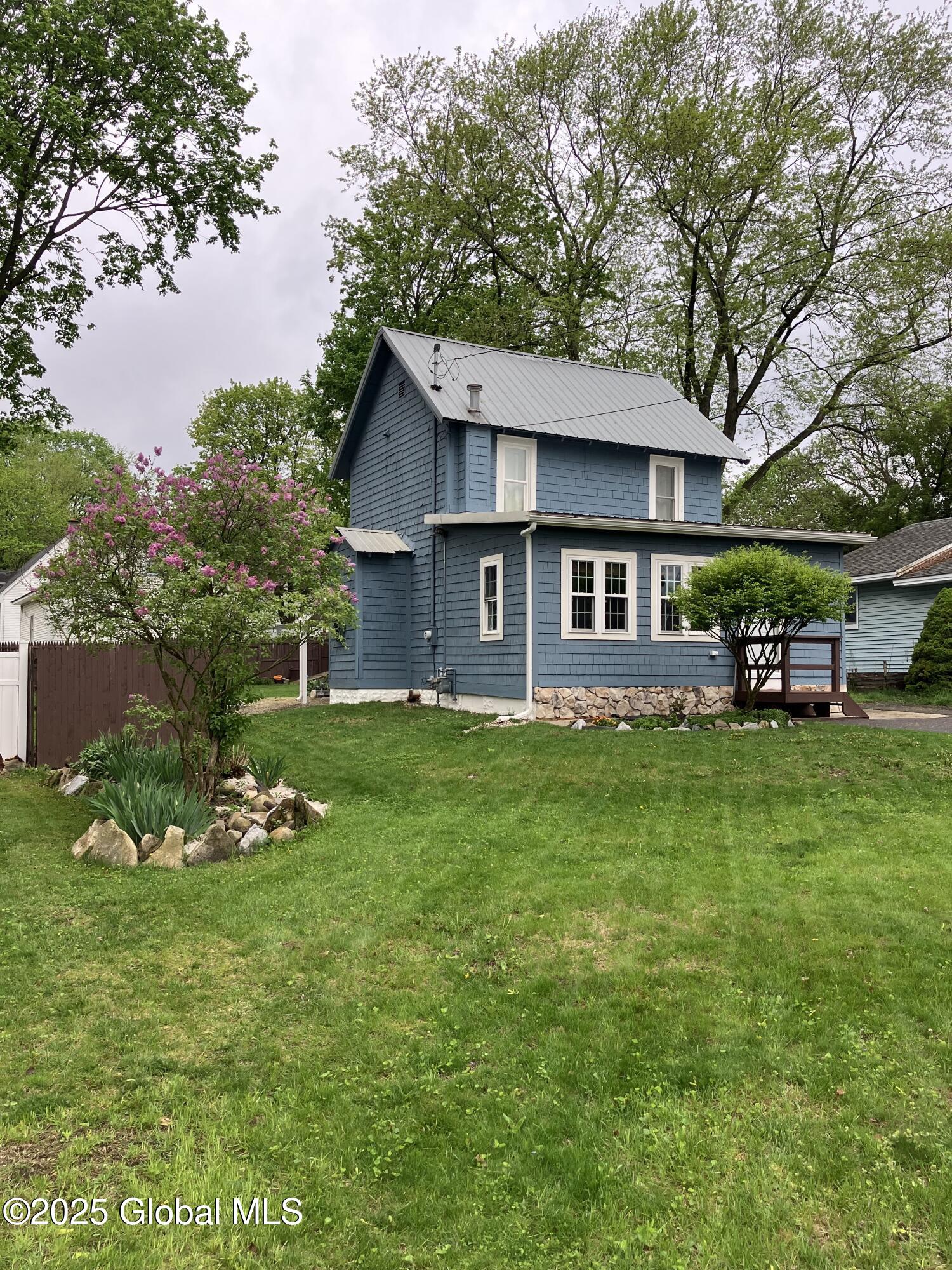 42 Peck Avenue, Glens Falls, New York image 2