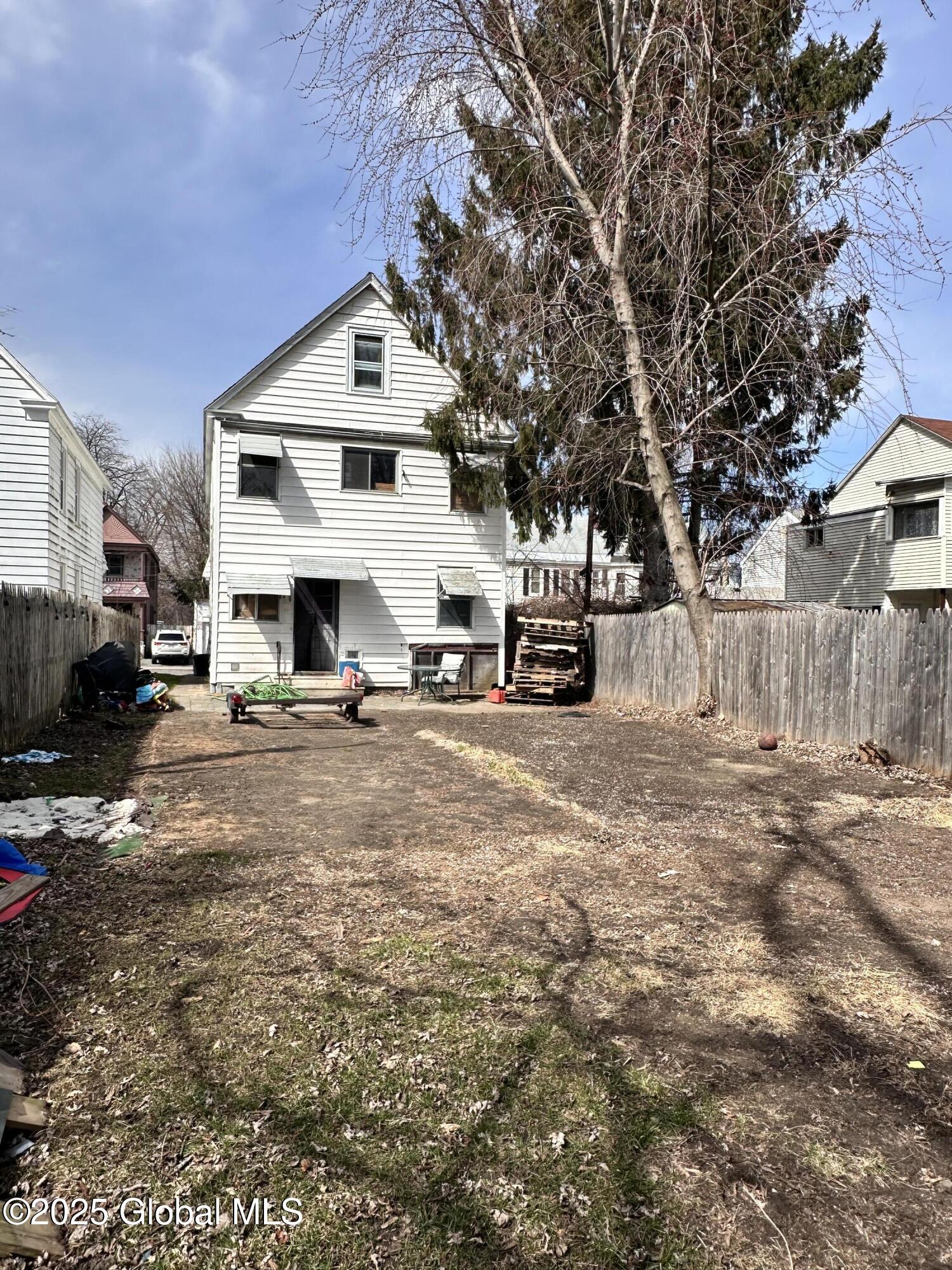 Schenectady, New York 12308, United States, 4 Bedrooms Bedrooms, ,2 BathroomsBathrooms,Residential,Pending,104990