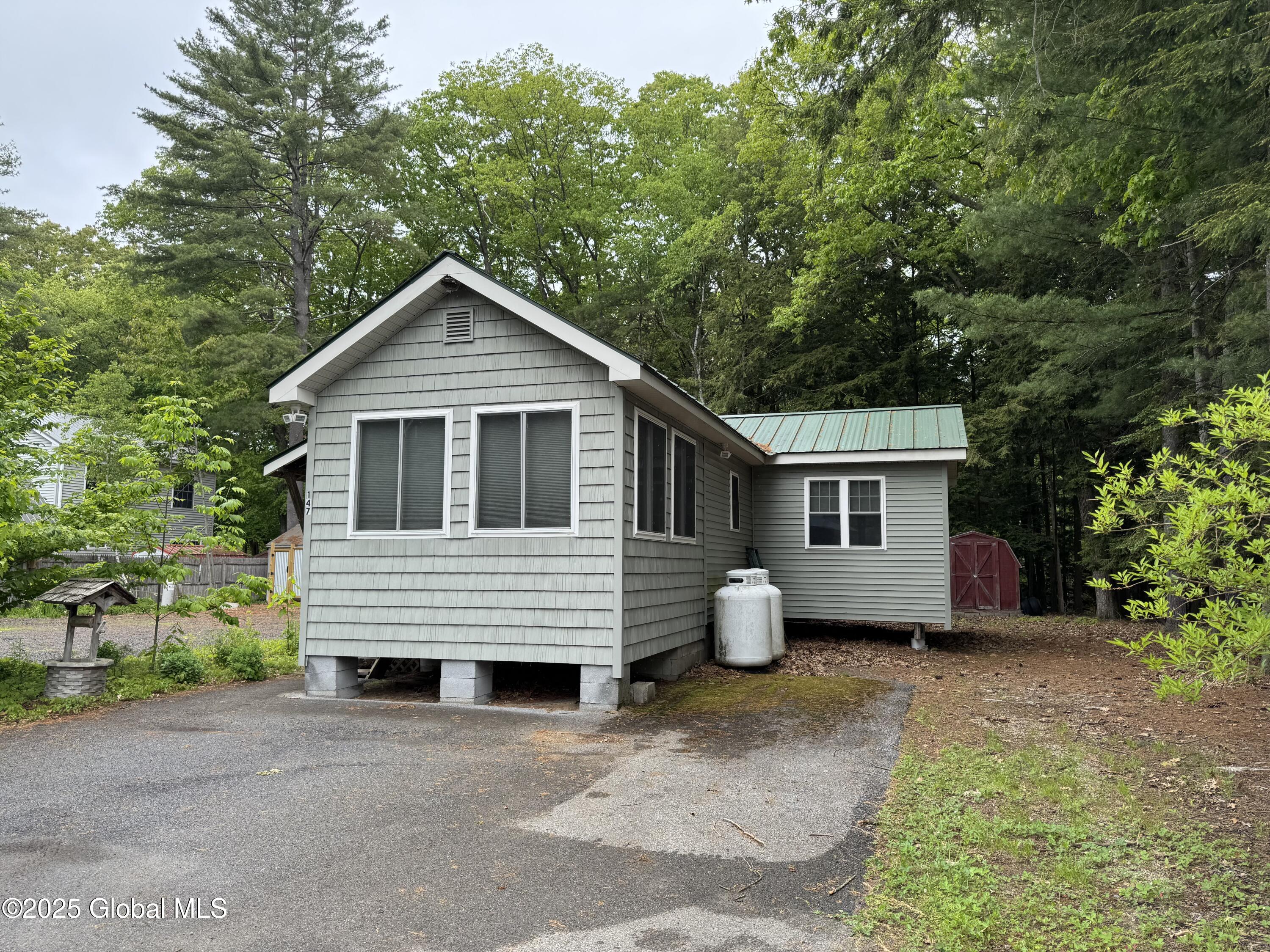 147 Lakeview Avenue, Mayfield, New York image 1