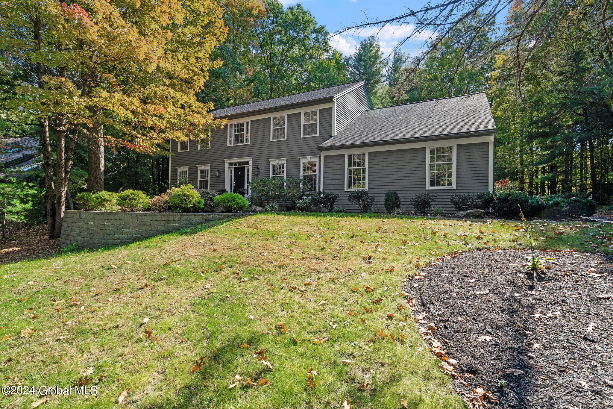 10 Wildwood Court, Clifton Park, New York image 3