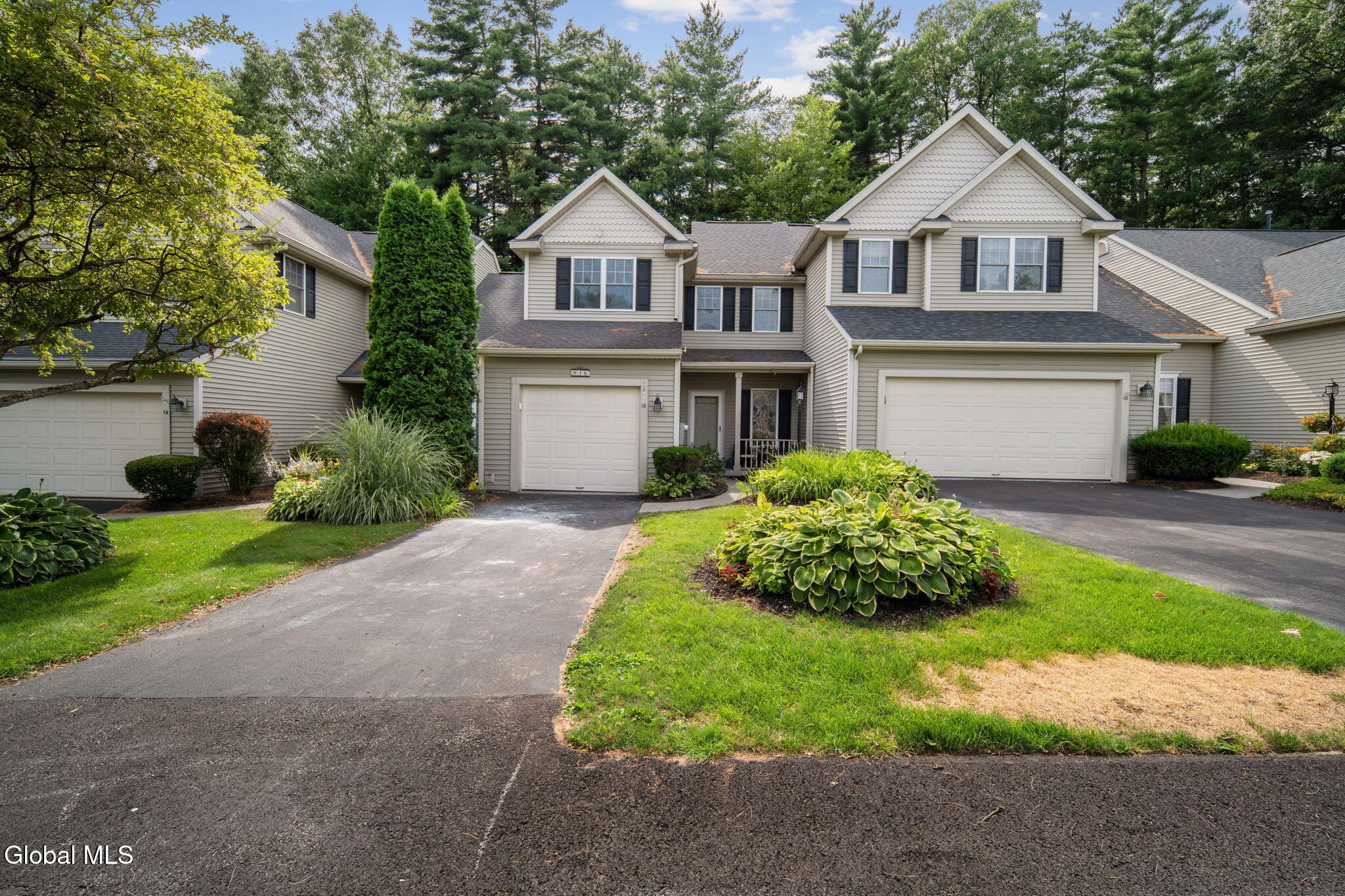 16 Killarney Court