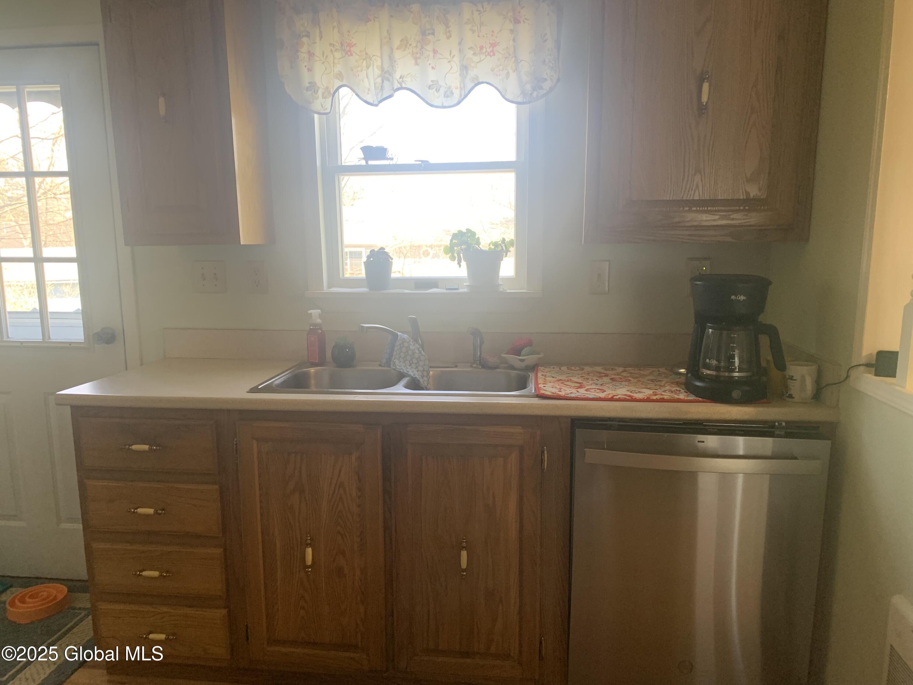 23 Thornberry Drive, Glens Falls, New York image 12