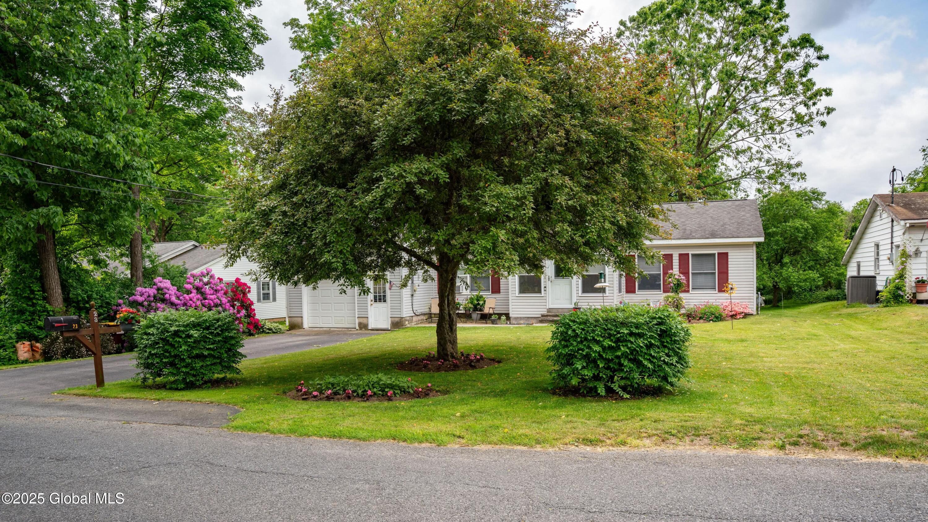 23 Thornberry Drive, Glens Falls, New York image 2