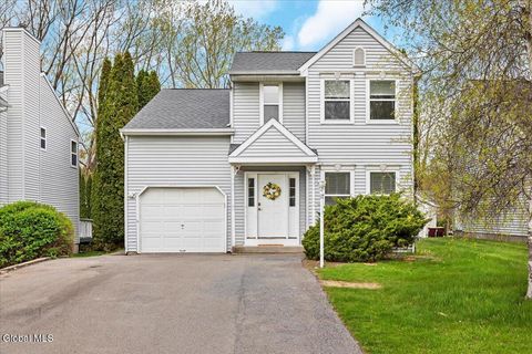 Photo of 19 Tupelo Drive, Clifton Park, NY 12065 (MLS # 202616103)