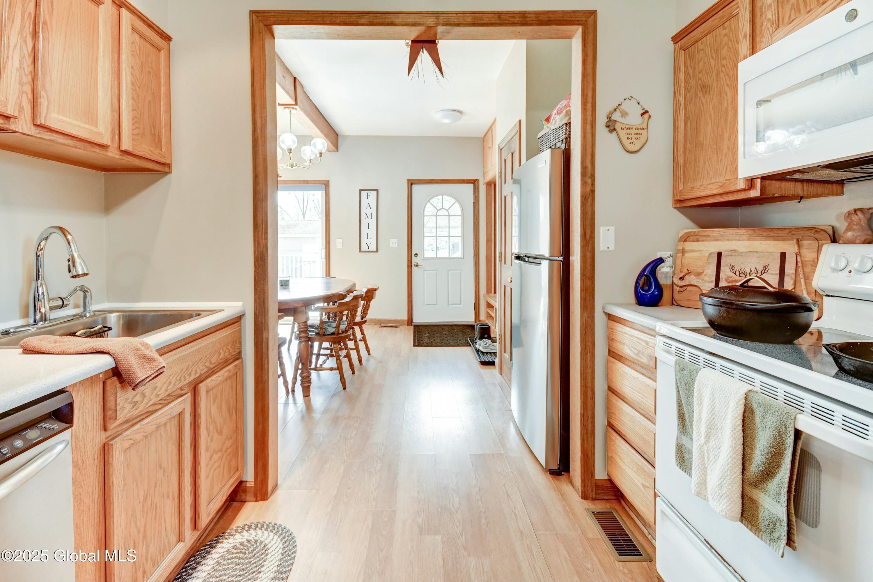 116 Walnut Street, Corinth, New York image 17