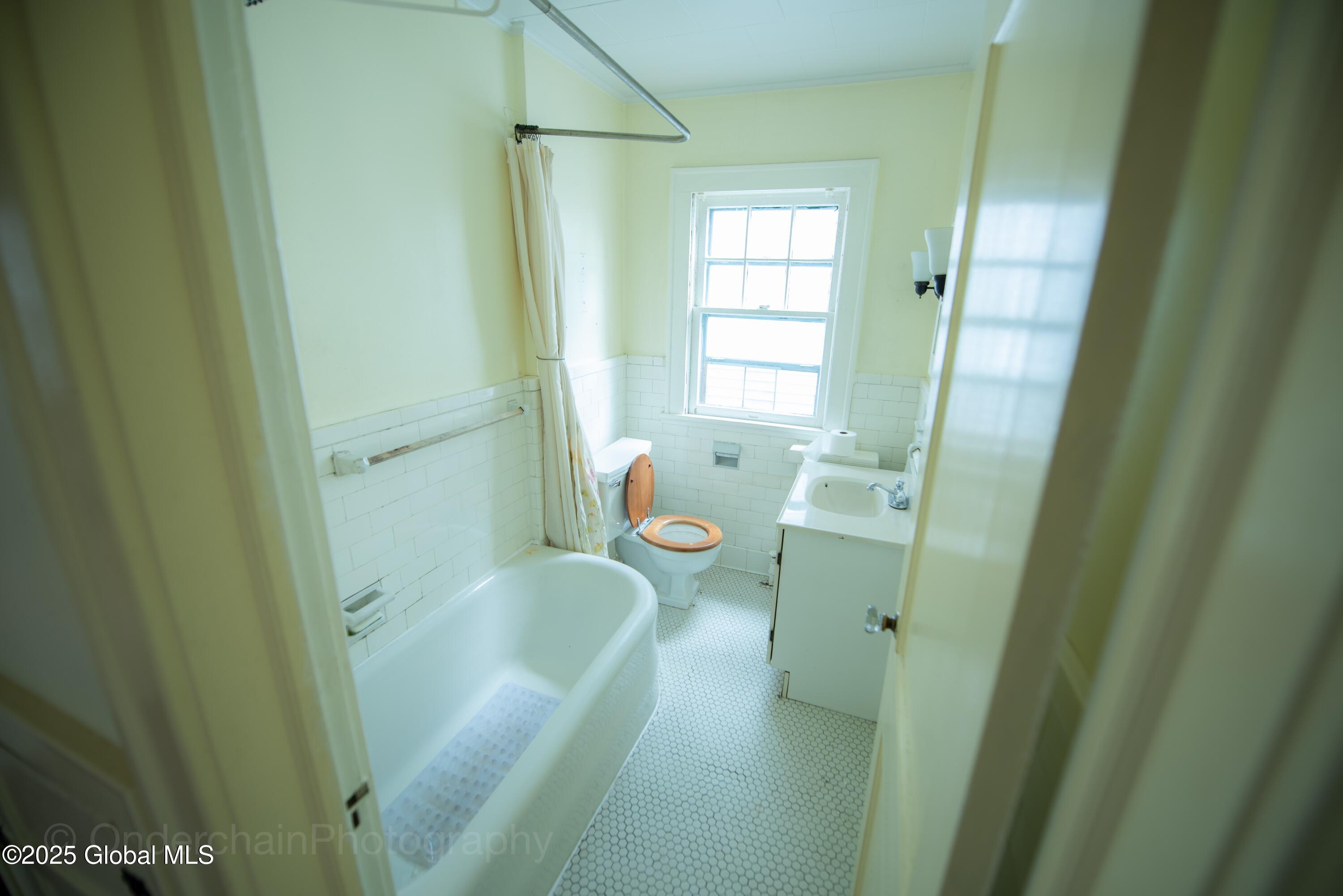 25 Clermont Street, Albany, New York image 8