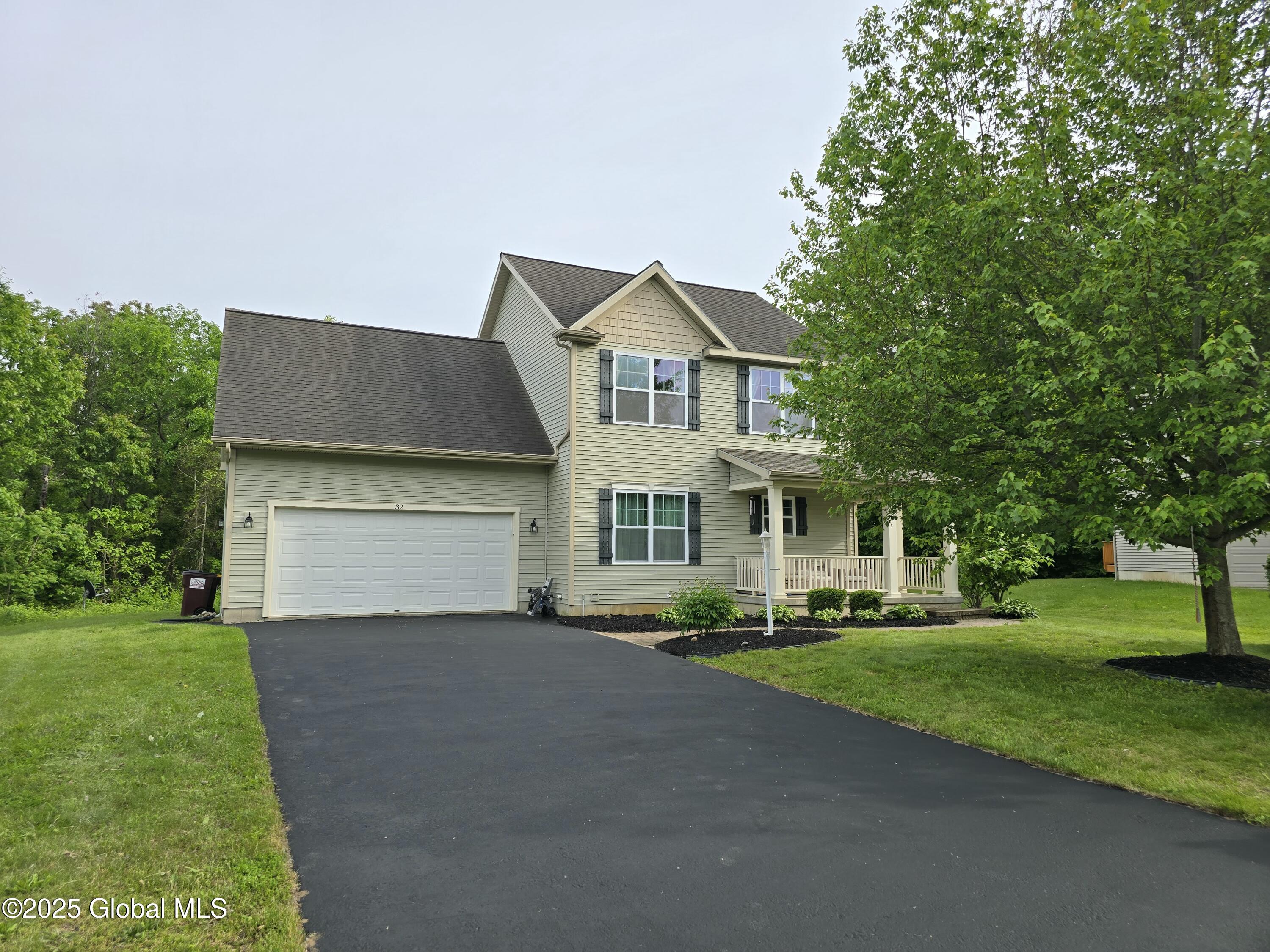 32 Revere Run, Mechanicville, New York image 1