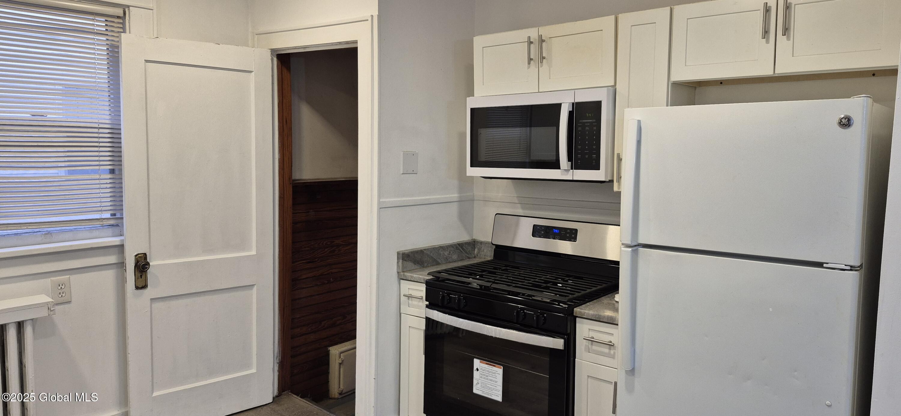 176 Benson Street, Albany, New York image 16