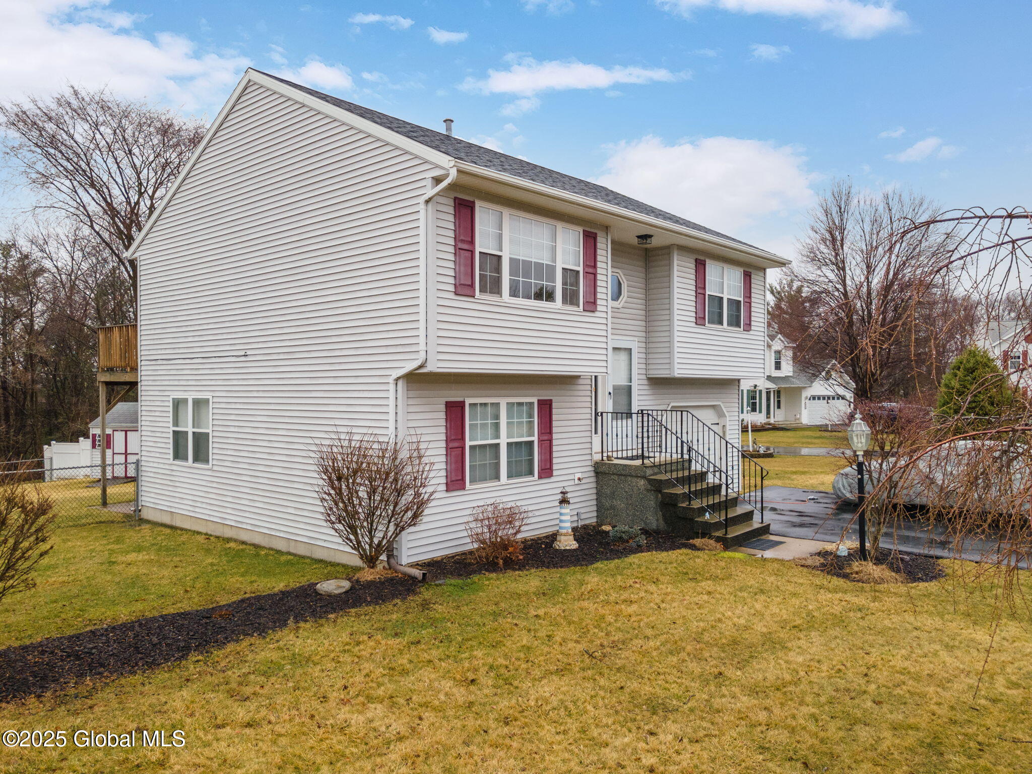 10 Gordon Court, Rensselaer, New York image 3