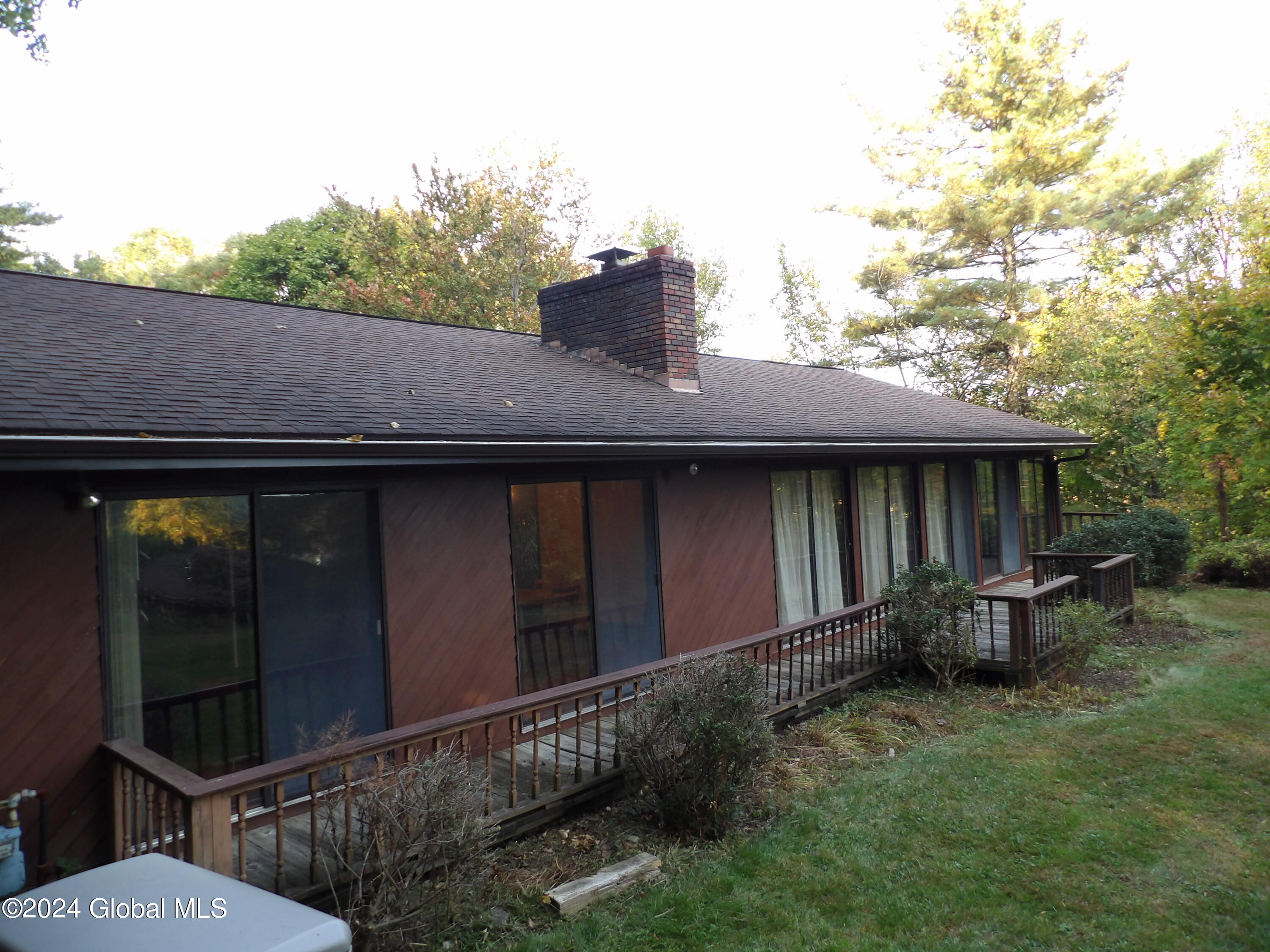 11 Middle Court, West Sand Lake, New York image 32