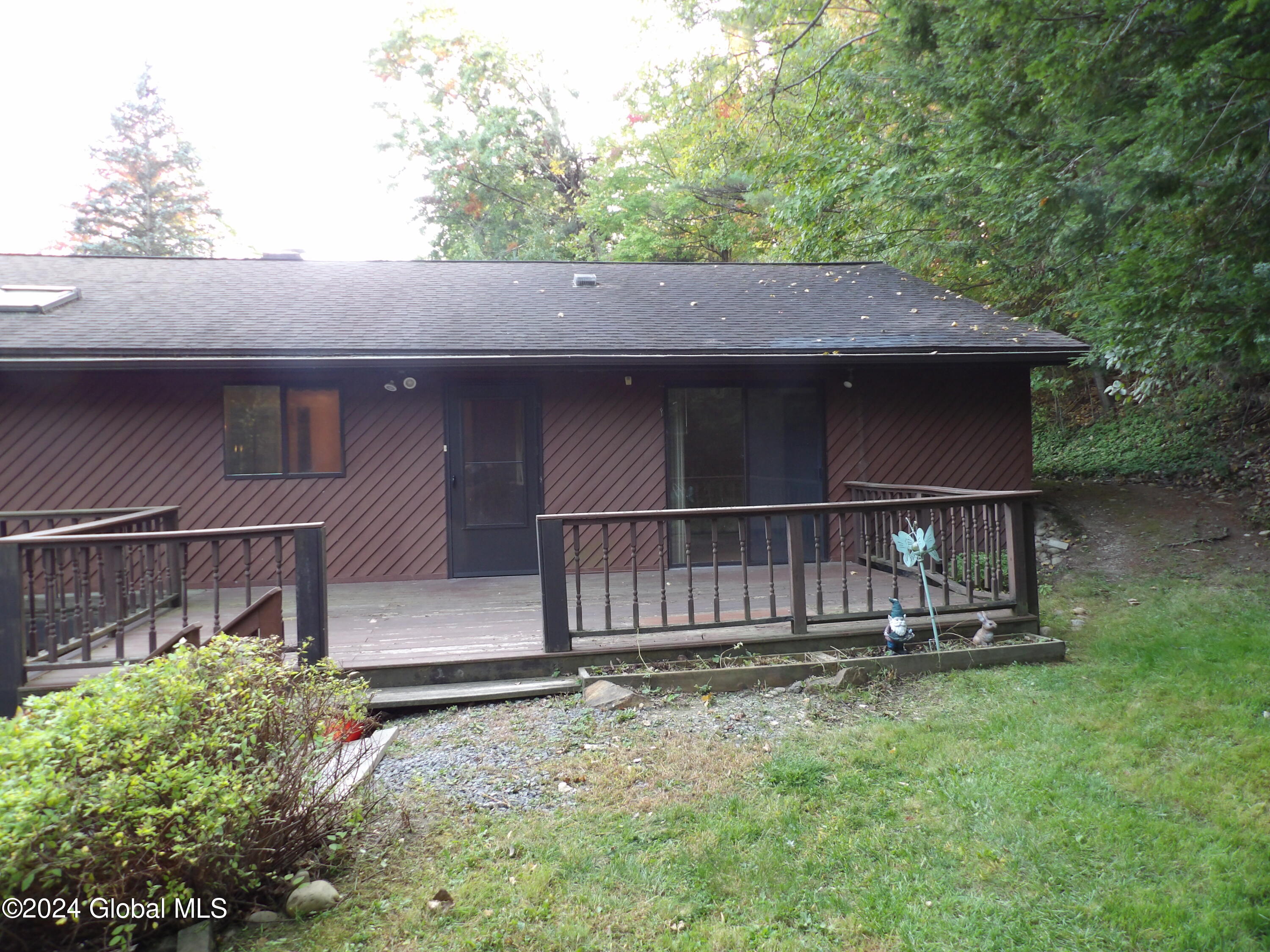 11 Middle Court, West Sand Lake, New York image 6