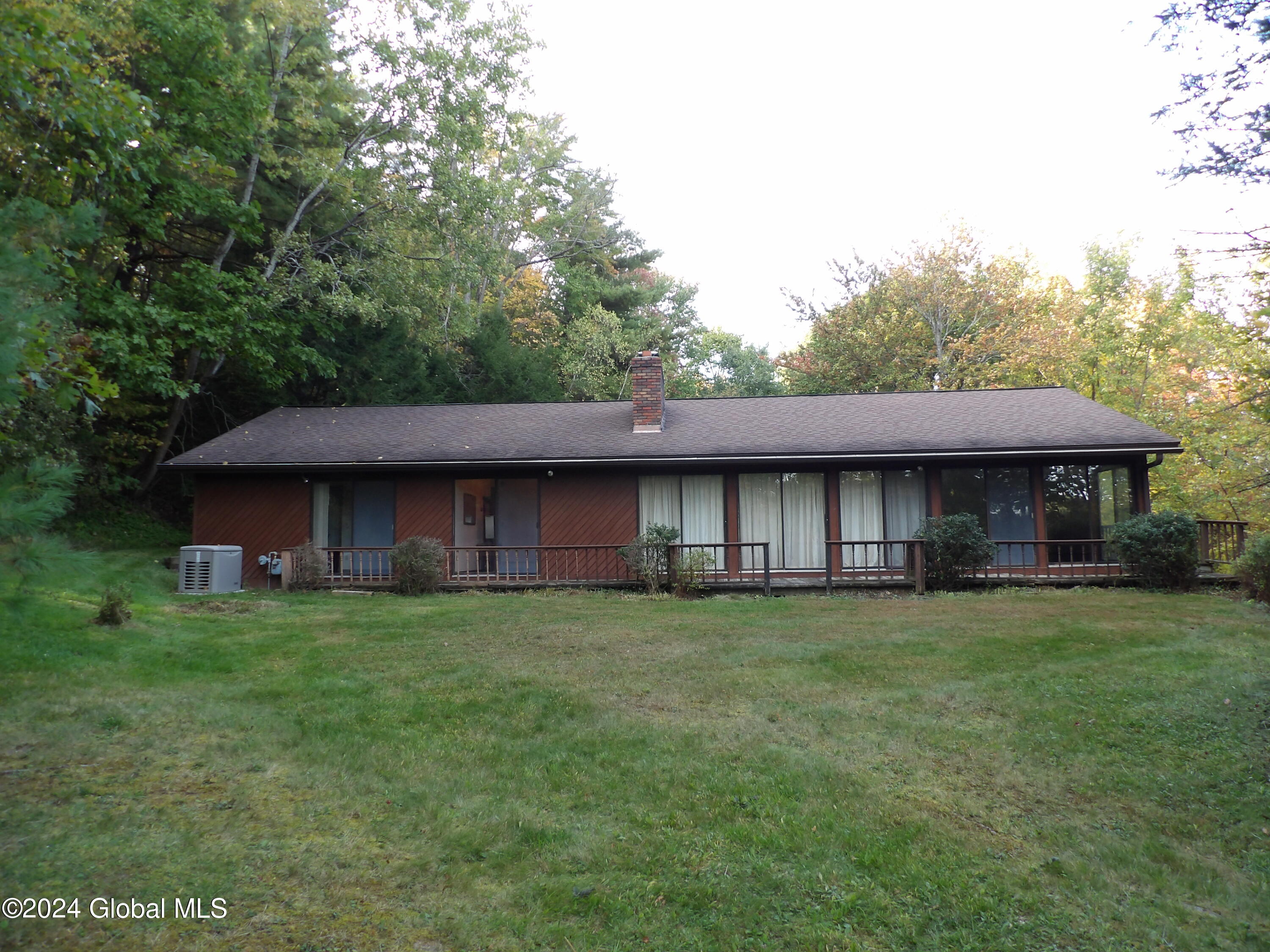 11 Middle Court, West Sand Lake, New York image 3