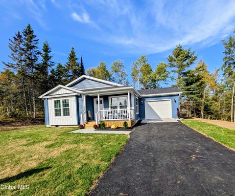 Homes For Sale - 10 Colden Place<br/> Newcomb, NY 12852