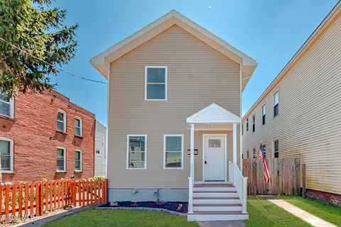 Photo of 1006 24th Street, Watervliet, NY 12189 (MLS # 202522732)