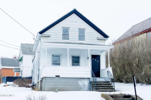 Photo of 142 Saratoga Avenue, Mechanicville, NY 12118 (MLS # 202612925)