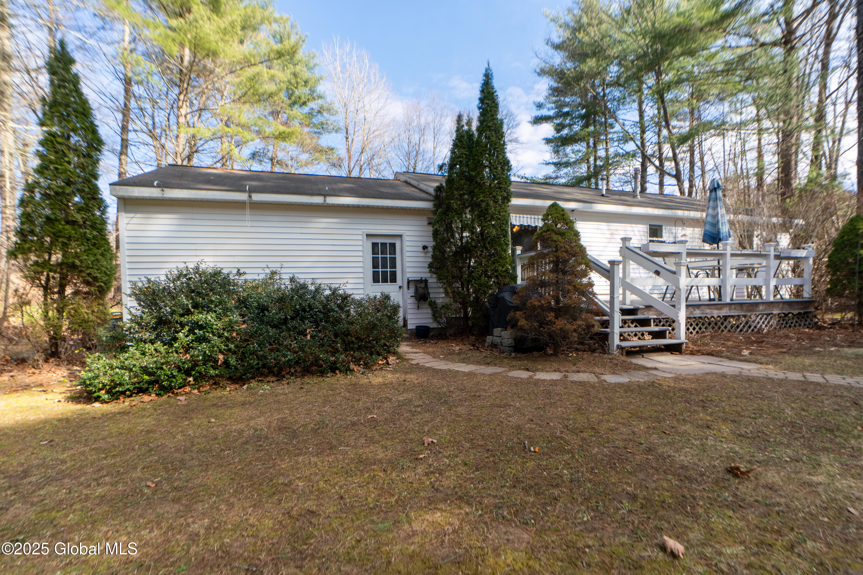 18 Castlewood Drive, Saratoga Springs, New York image 4
