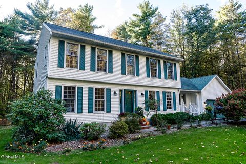 Photo of 37 Knollwood Drive, Saratoga Springs, NY 12866 (MLS # 202527537)