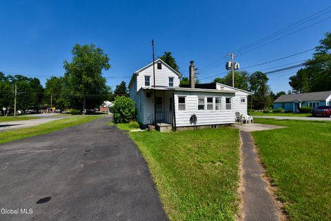 Photo of 1 Loralee Drive, Colonie, NY 12205 (MLS # 202622149)